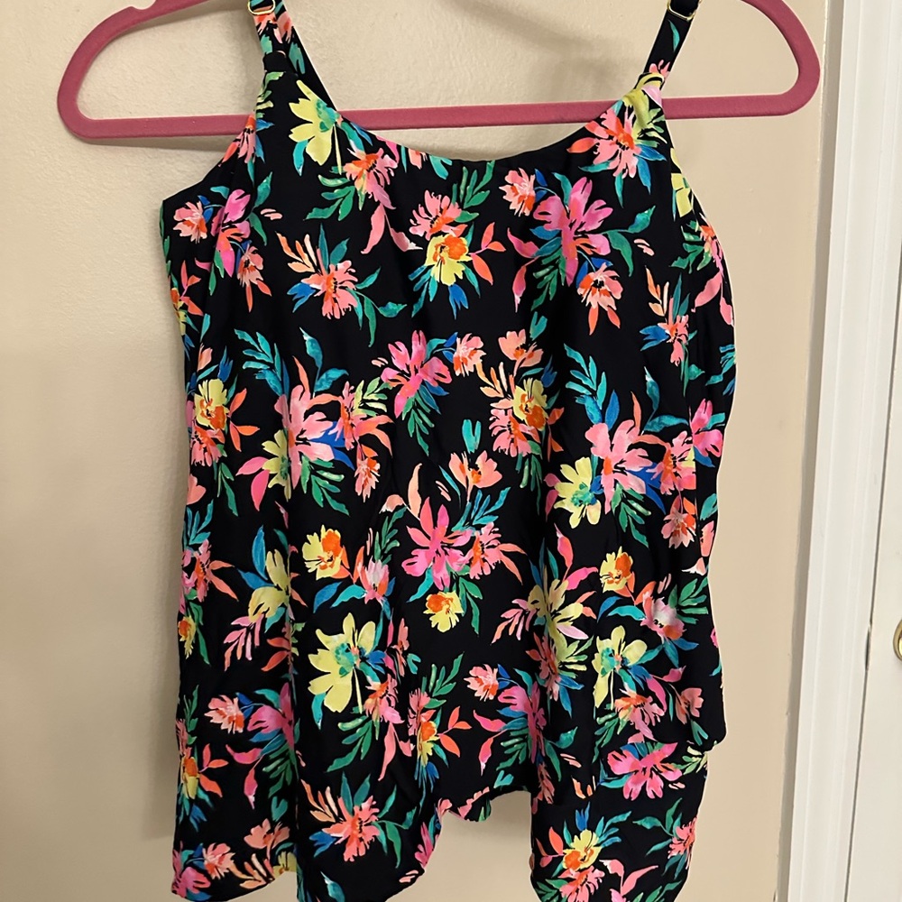 NWT Women’s size 16W Leilani underwire tankini top